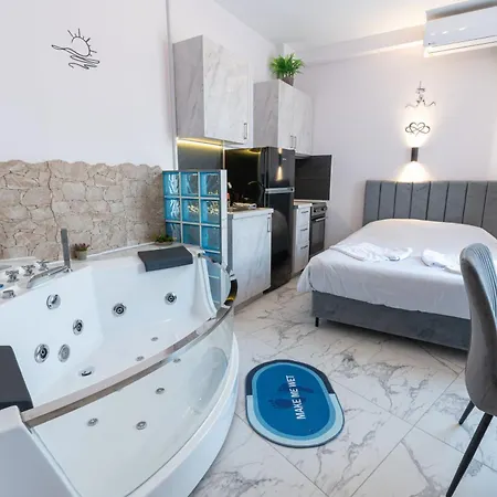 Valaoritou Luxury Jacuzzi By Dimcol 1 Διαμέρισμα