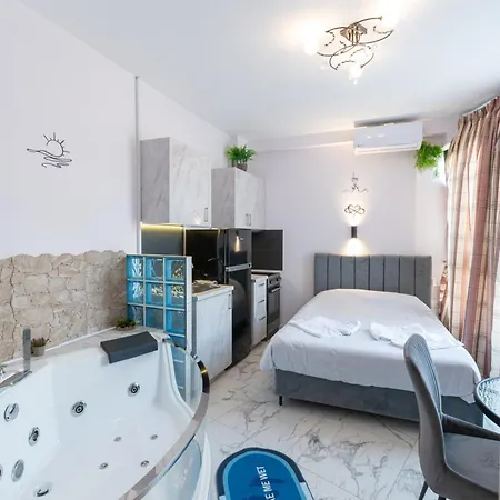 Valaoritou Luxury Jacuzzi By Dimcol 1
