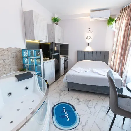 Valaoritou Luxury Jacuzzi By Dimcol 1 * 테살로니키